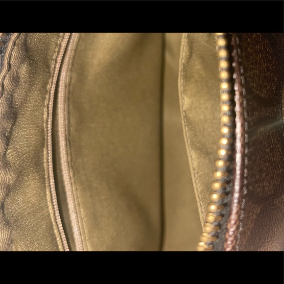 Coach! - Picture 2 of 5